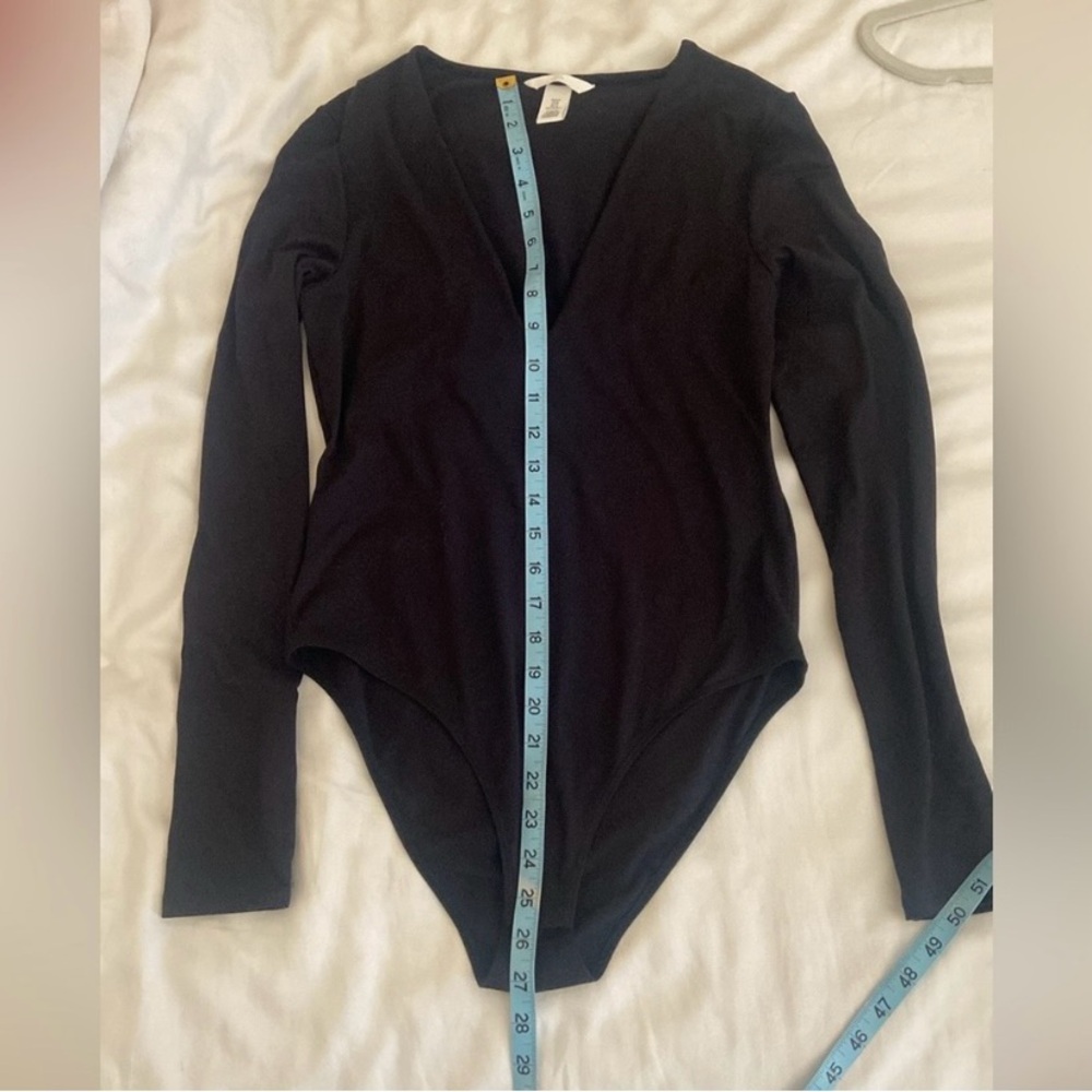 H & M V-Neck Bodysuit Long Sleeve Black, Size Medium - Picture 6 of 7